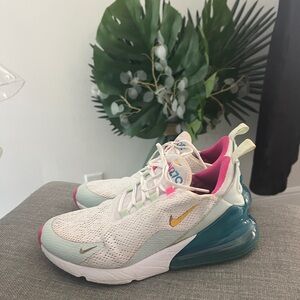Nike Women's 270 Sneakers